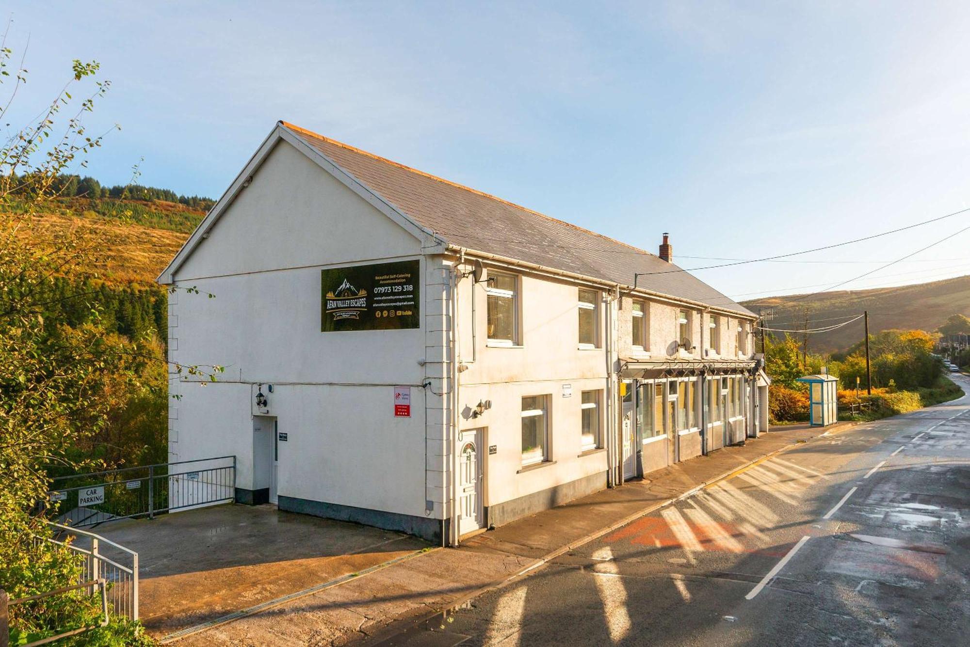 The View Spacious Apartment In Afan Forest Bike Park By Staystaycations Port Talbot Exterior photo